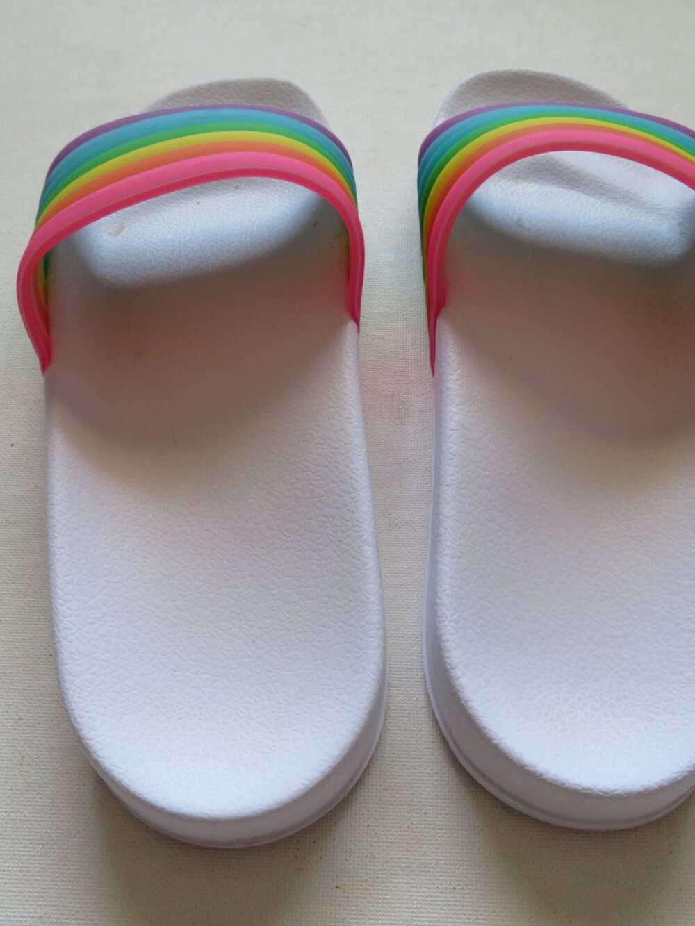 Rainbow Striped Slide Sandals Size Women's 7-8 - Picture 4 of 7